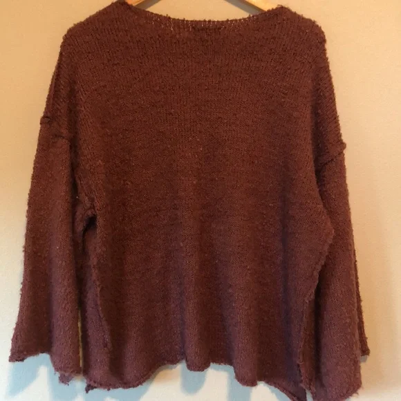 Very J Maroon sweater with bell sleeves size M - Picture 5 of 5